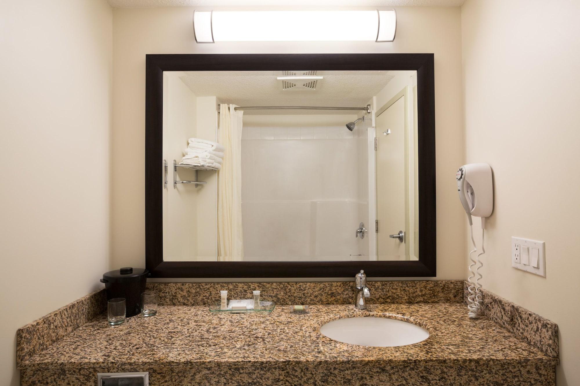 Super 8 By Wyndham Sherwood Park/Edmonton Area Екстериор снимка