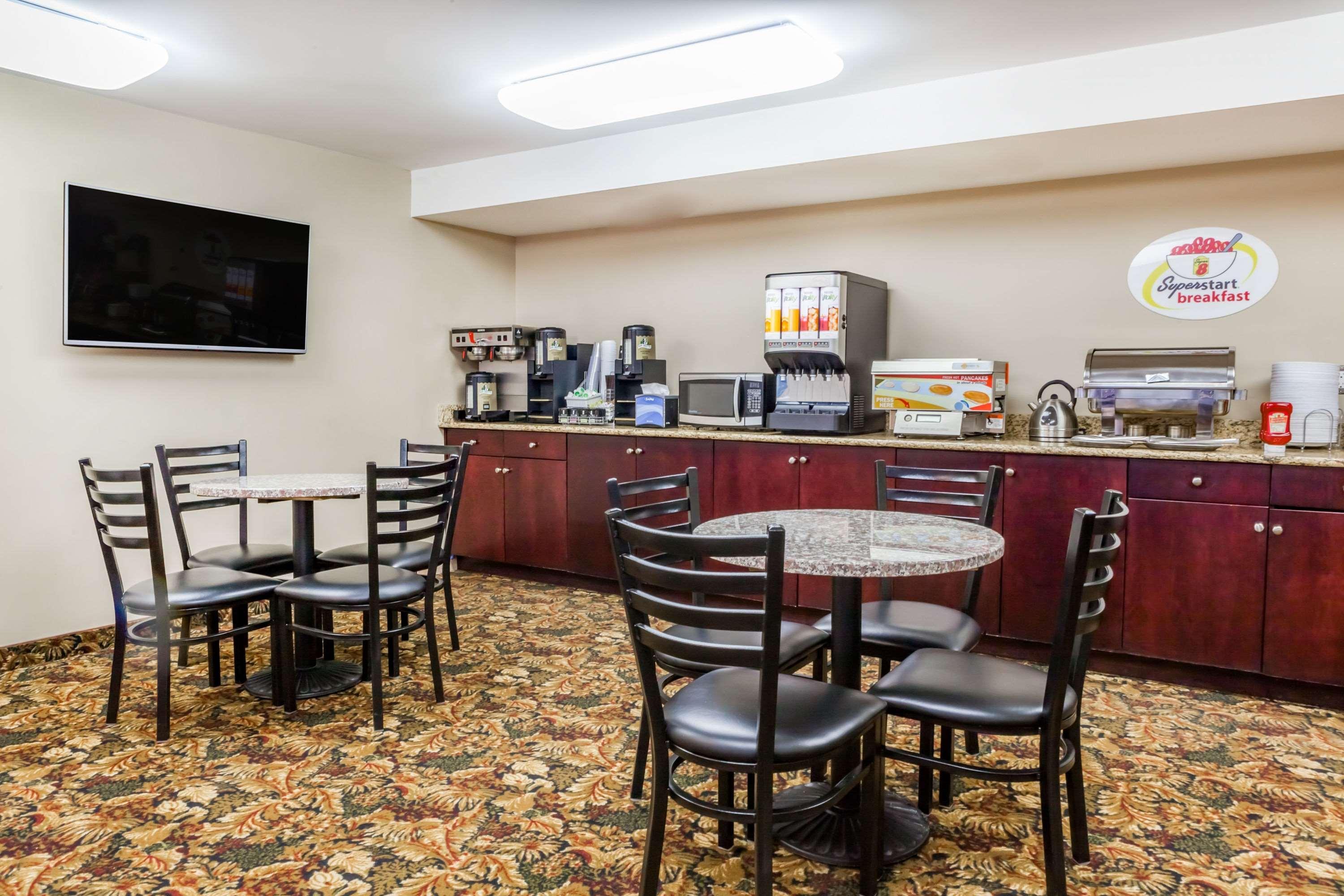 Super 8 By Wyndham Sherwood Park/Edmonton Area Екстериор снимка
