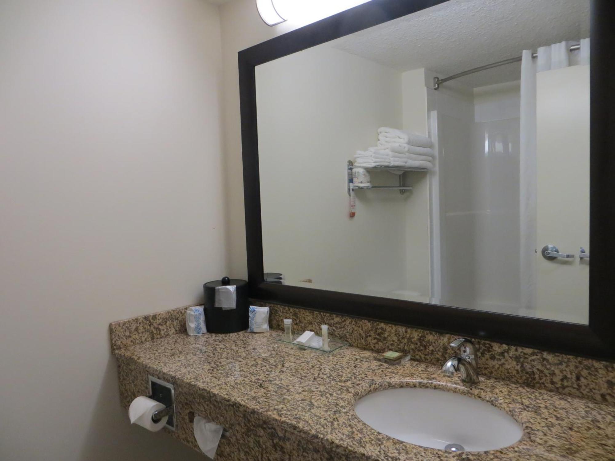 Super 8 By Wyndham Sherwood Park/Edmonton Area Стая снимка