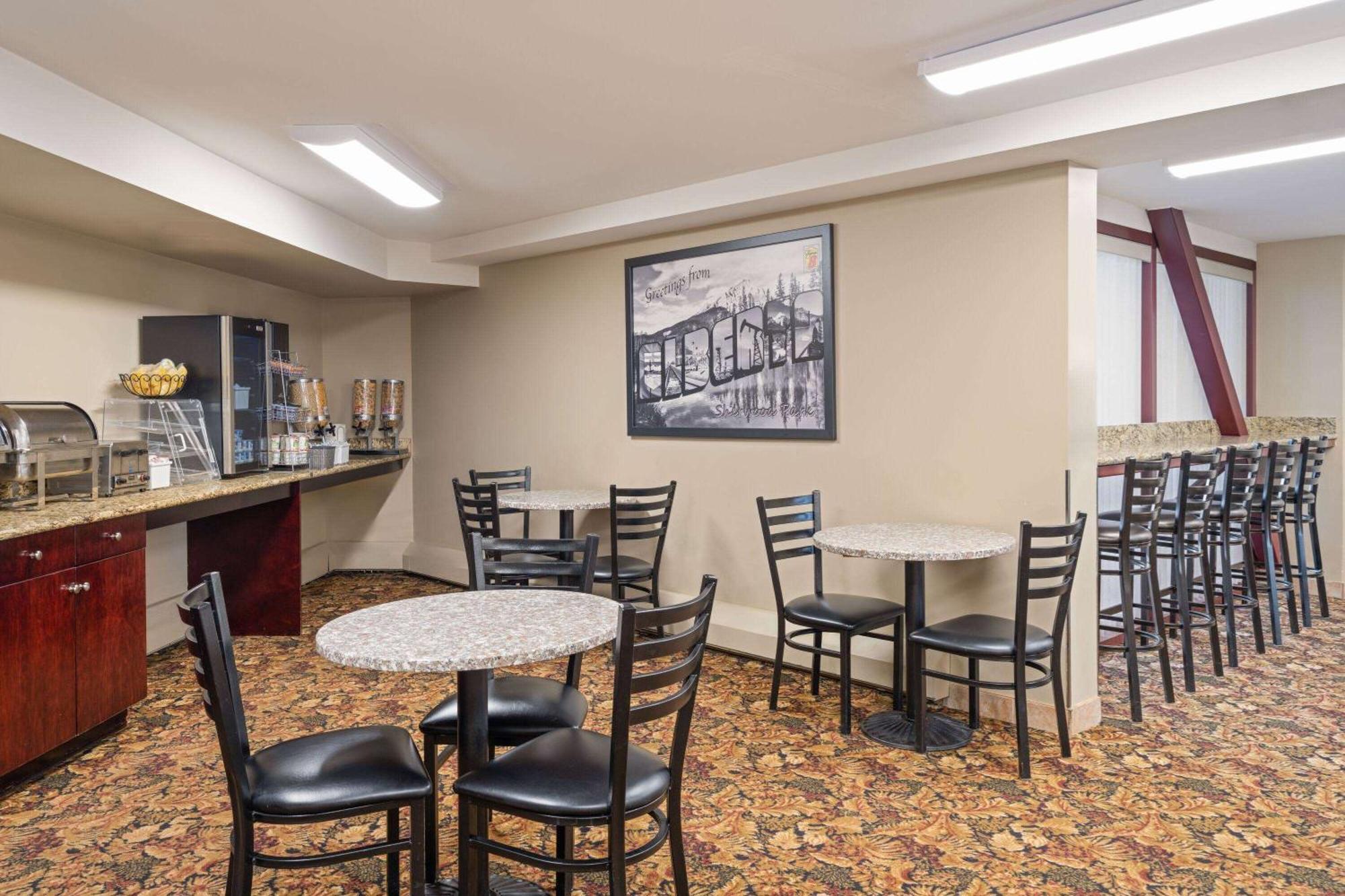 Super 8 By Wyndham Sherwood Park/Edmonton Area Екстериор снимка