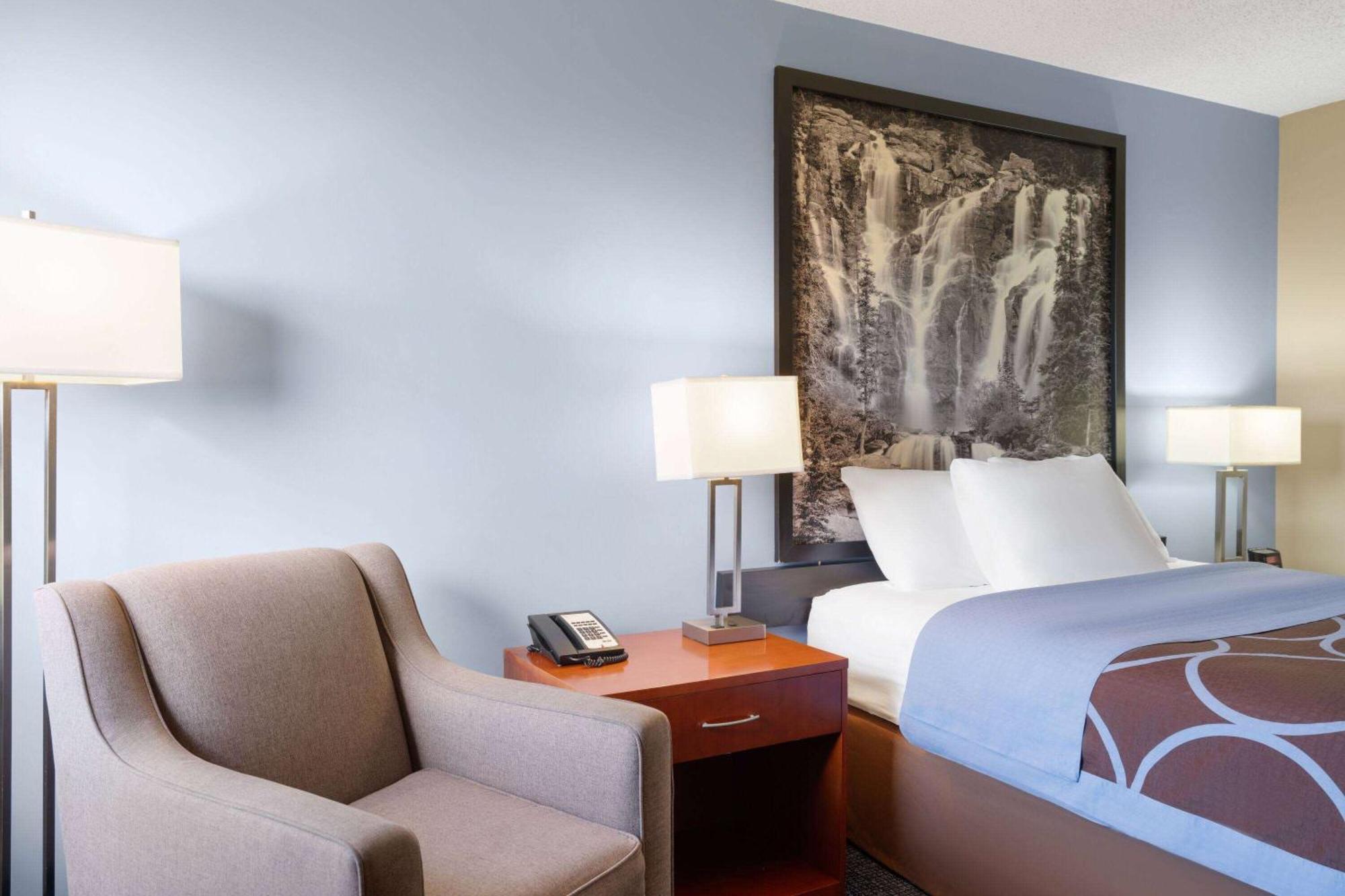 Super 8 By Wyndham Sherwood Park/Edmonton Area Екстериор снимка
