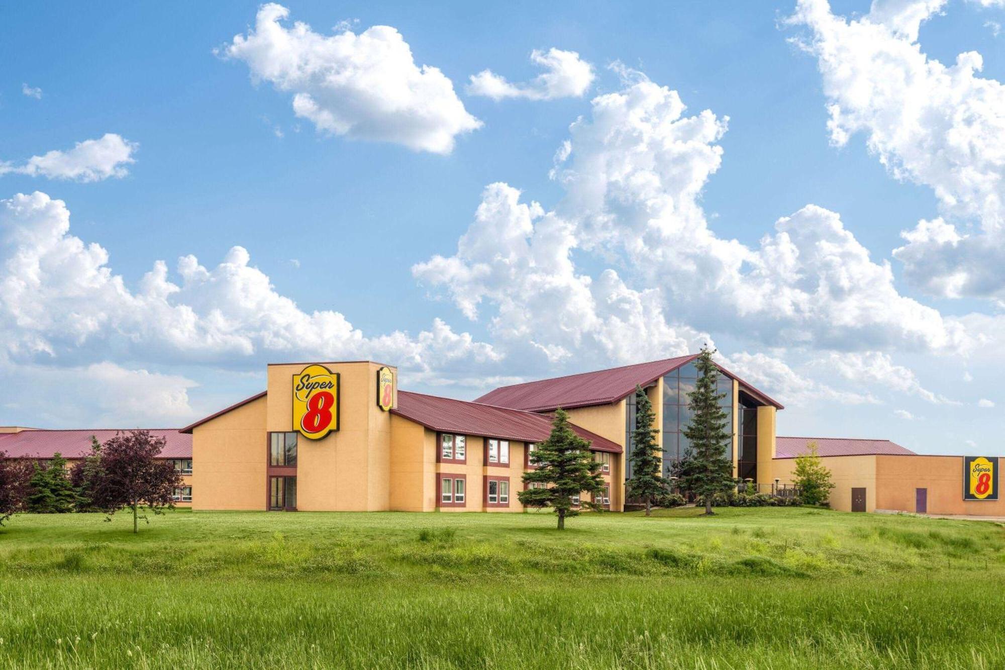Super 8 By Wyndham Sherwood Park/Edmonton Area Екстериор снимка