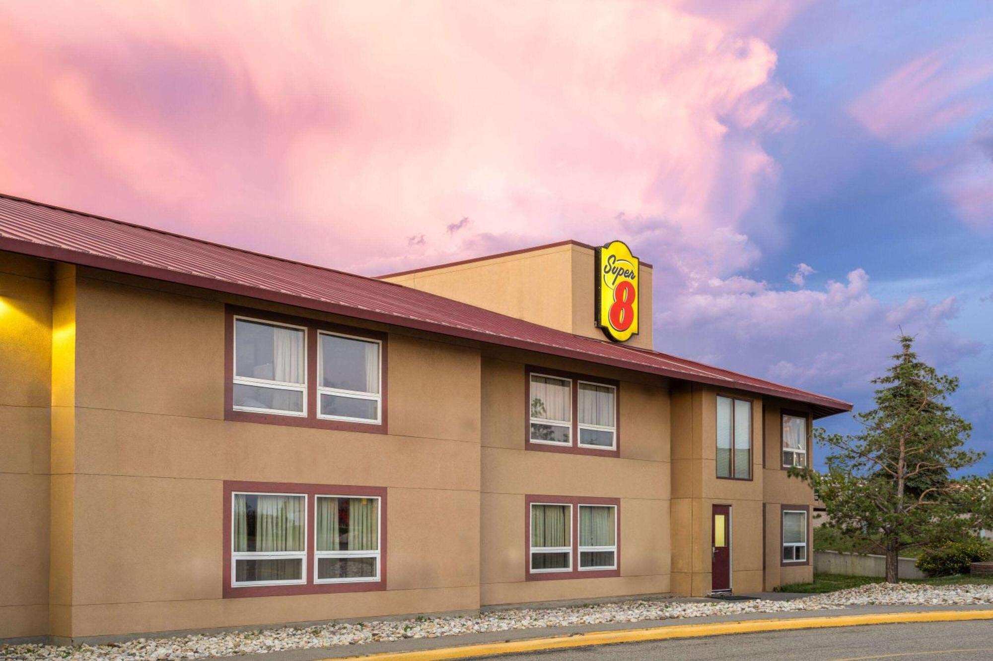Super 8 By Wyndham Sherwood Park/Edmonton Area Екстериор снимка