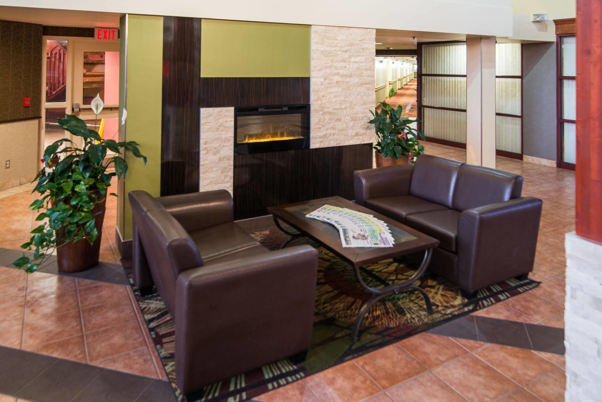 Super 8 By Wyndham Sherwood Park/Edmonton Area Екстериор снимка