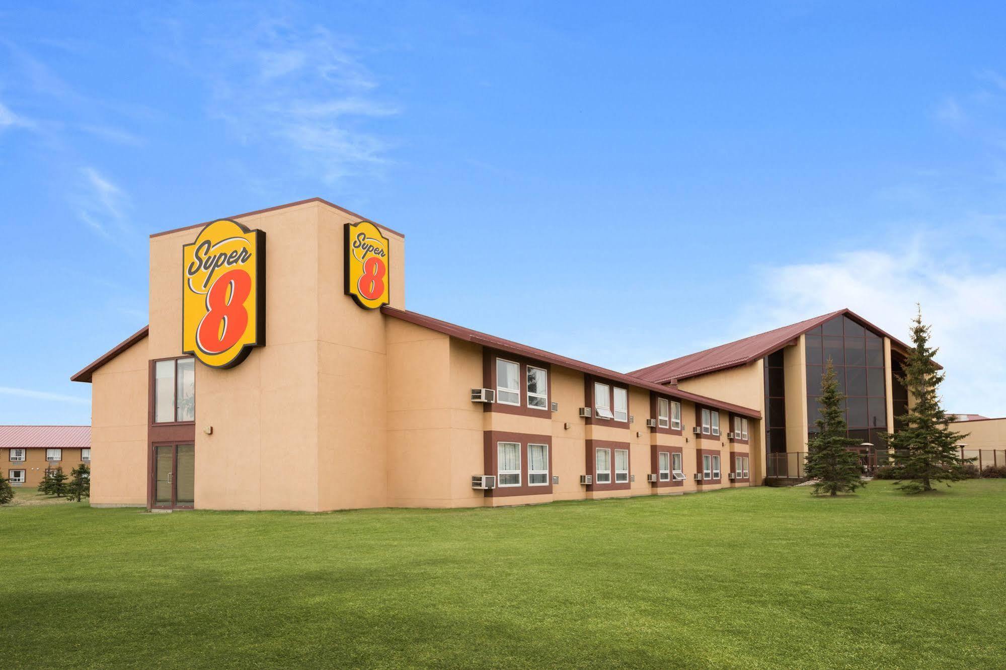 Super 8 By Wyndham Sherwood Park/Edmonton Area Екстериор снимка